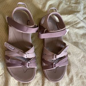 Women’s Teva Tirra adjustable sandals, US 8